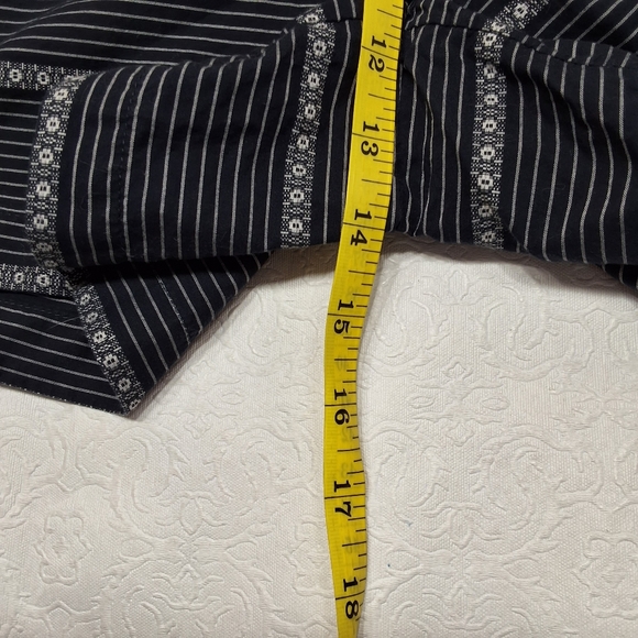 ANN TAYLOR LOFT Embroidered Shorts Size 12 - Picture 5 of 8